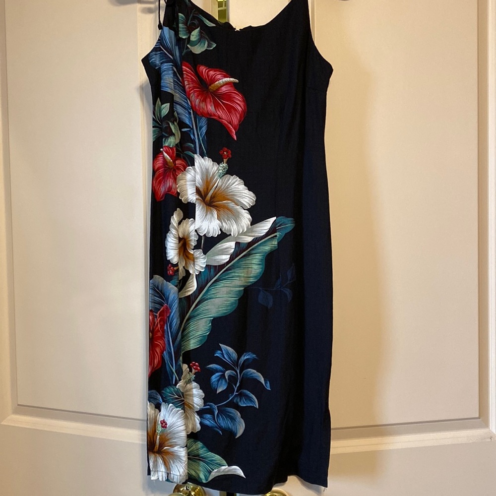 Black Hawaiian Dress